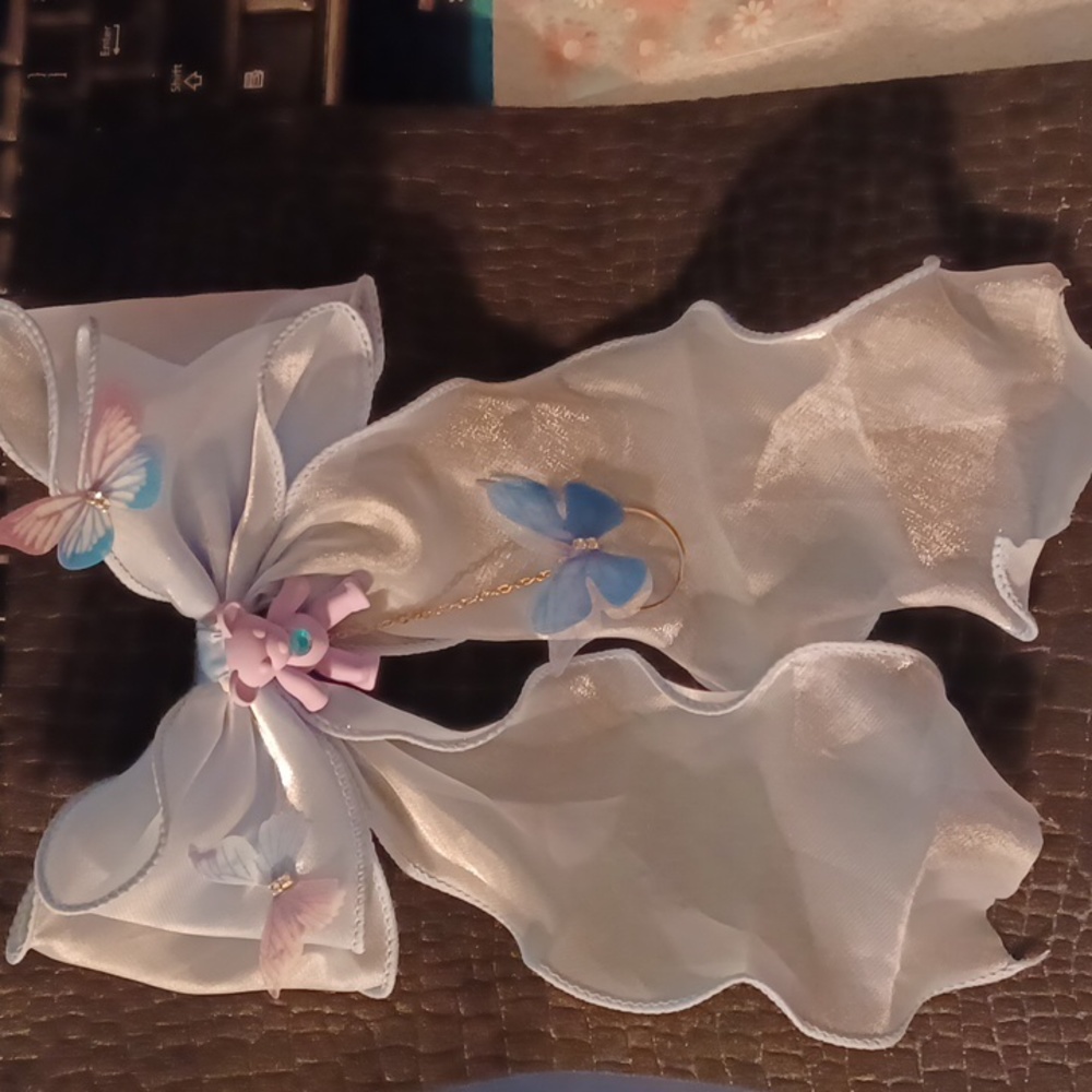 2 Hand Crafted Bows - Picture 3 of 8
